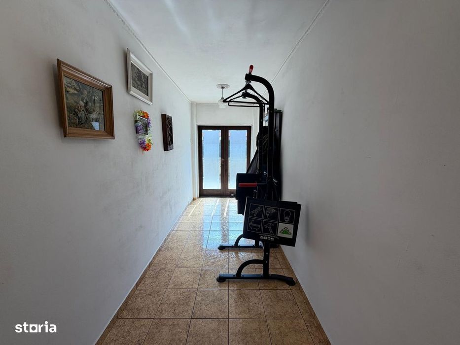 Casa de 2 camere, 100mp + terasa si anexe, 390mp teren, zona Tatarasi