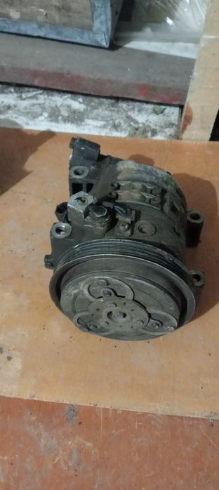 Продам запчасти на Ниссан