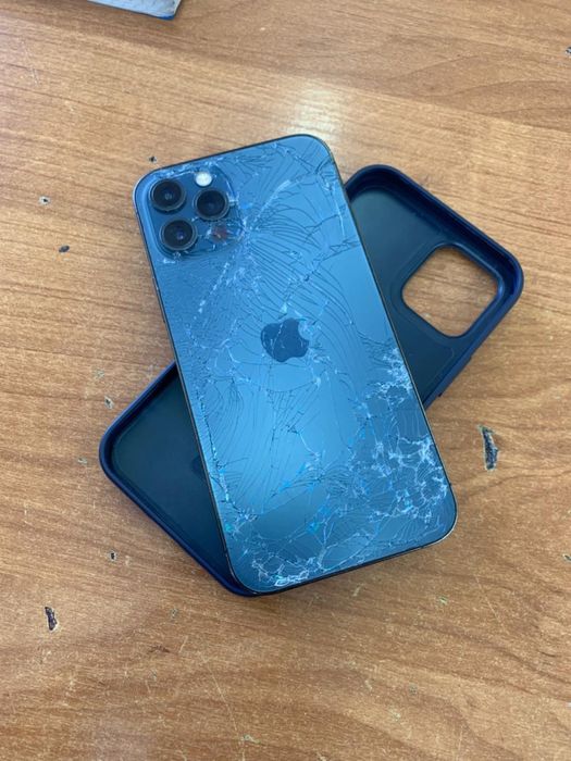 Продам айфон 12про