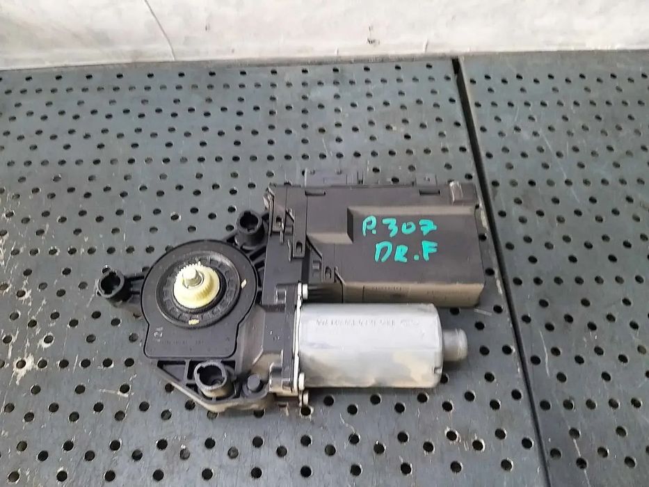 Motoras macara dreapta fata peugeot 307 sw 9634457480