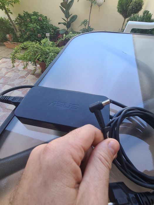 Încărcător Laptop Asus 19v 6.32a