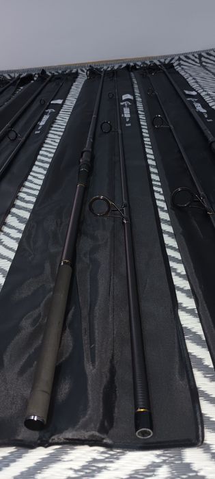 SET 4 Lansete FL LEGEND CARP 3.90 m 3.75 Lbs + 4 Mulinete GH10000