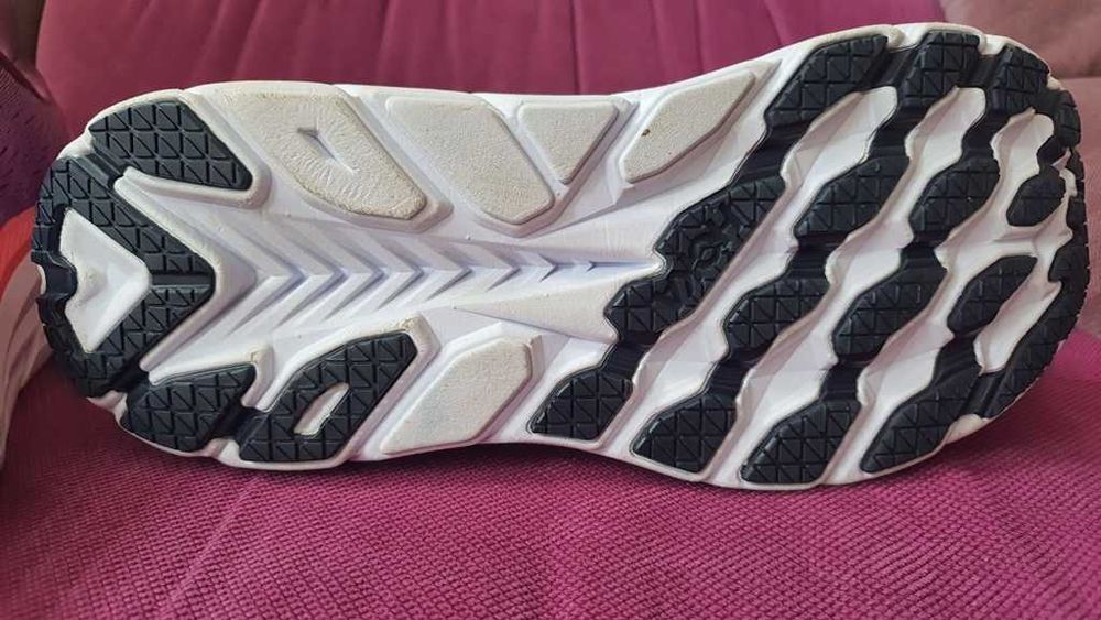 Adidasi alergare HOKA Clifton 8 marimea 40