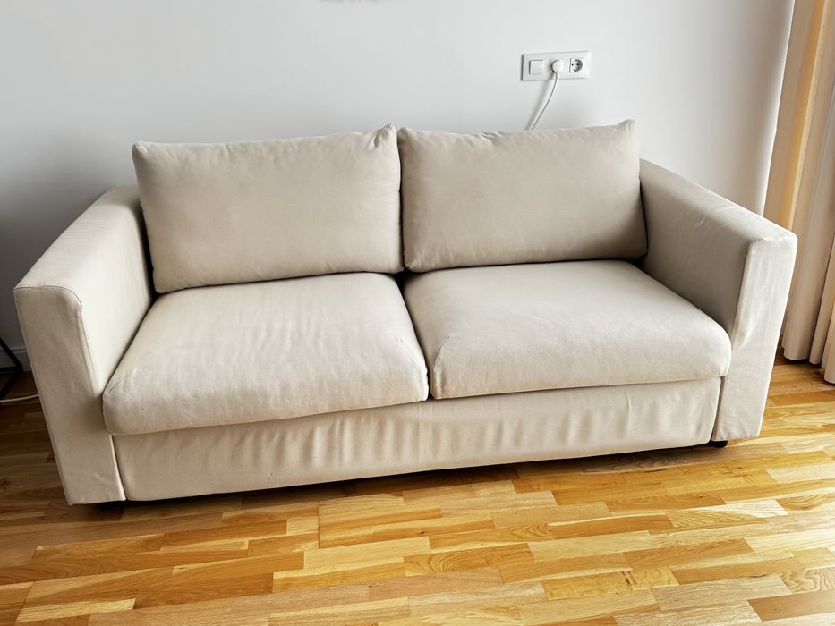 Canapea extensibila Ikea cu huse detasabile