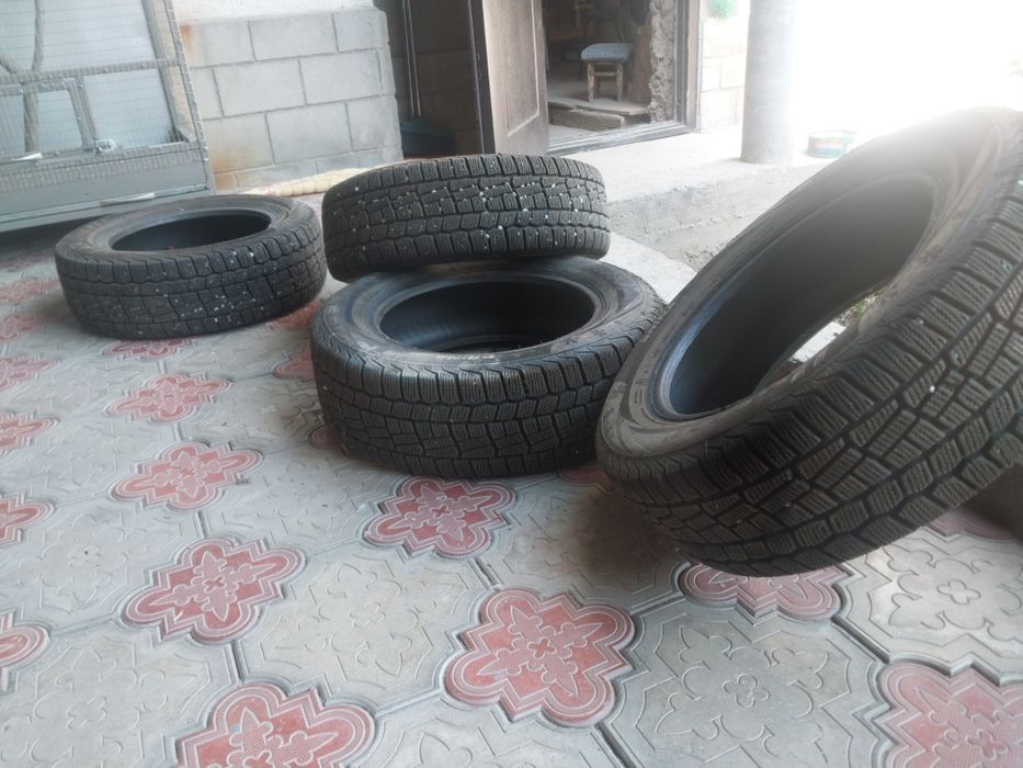 Продам зимние шины