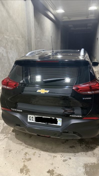 Tracker 2 turbo 2023 yil qora rang
