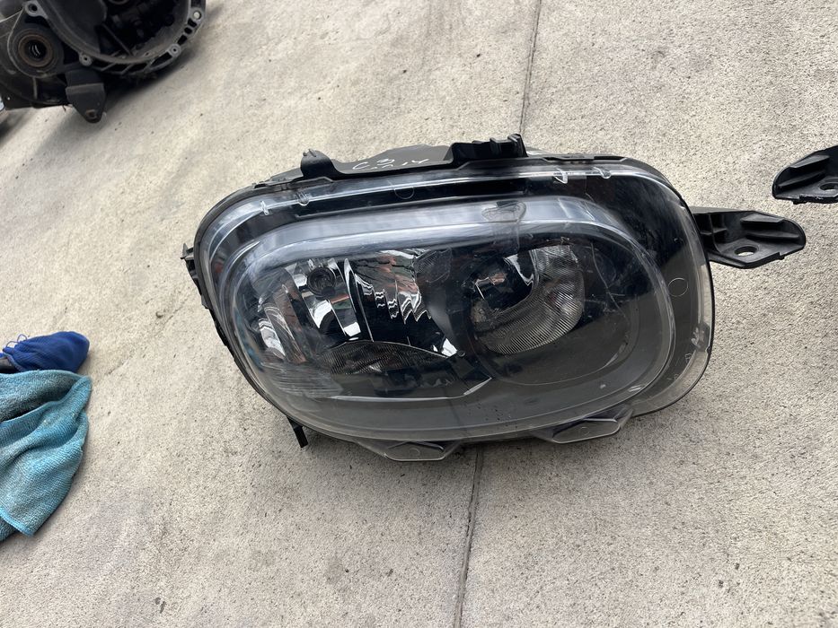 Фар Citroen C3 2017 ляв и десен
