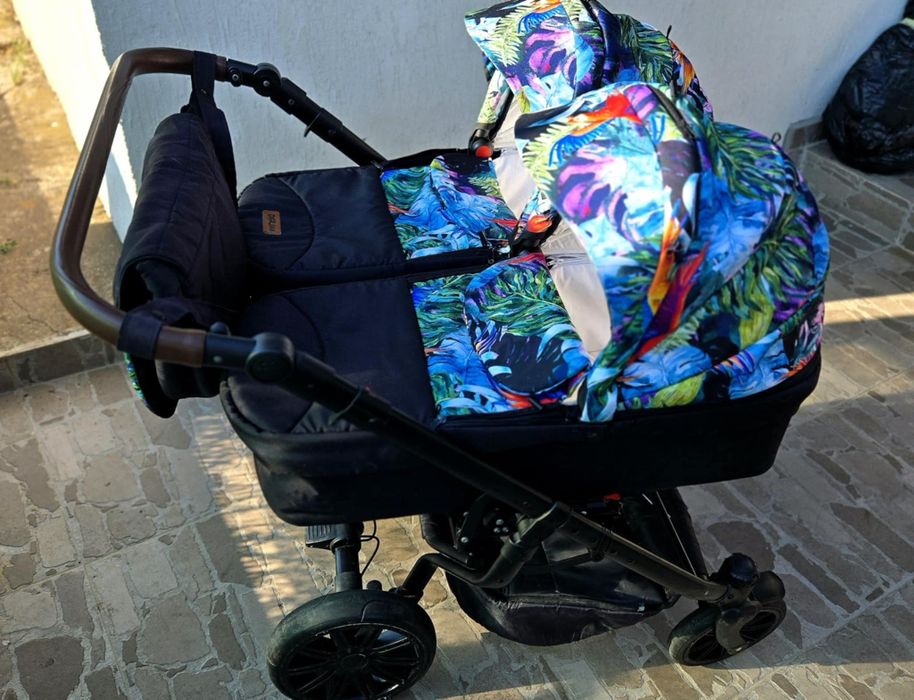 Количка за близнаци