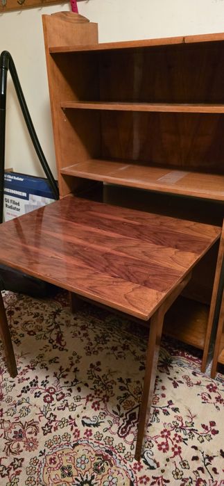 Corp biblioteca cu masa incorporata