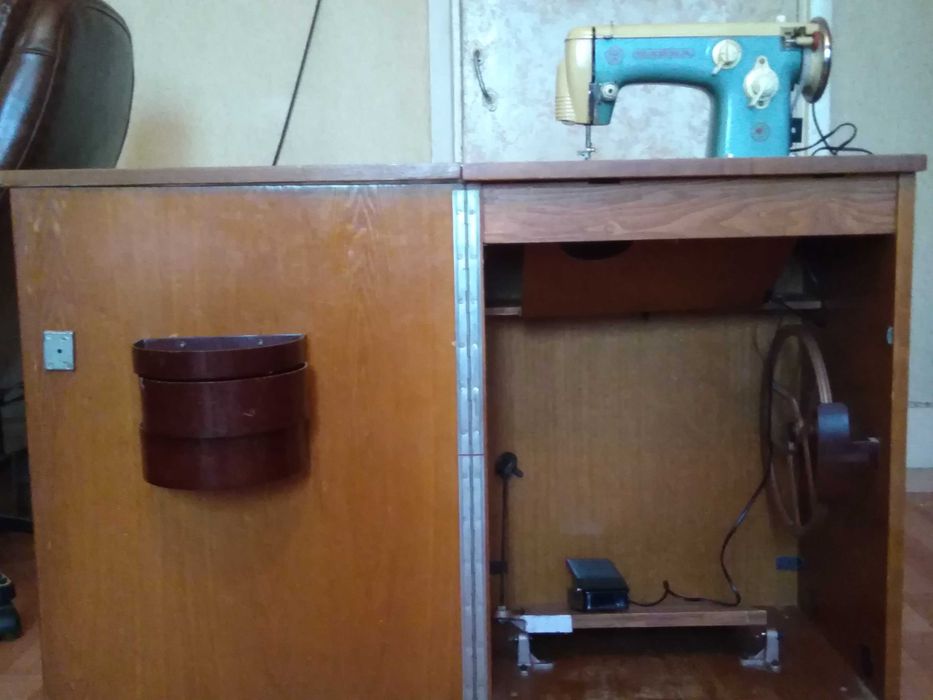 Швейная машинка Чайка класс 115-1