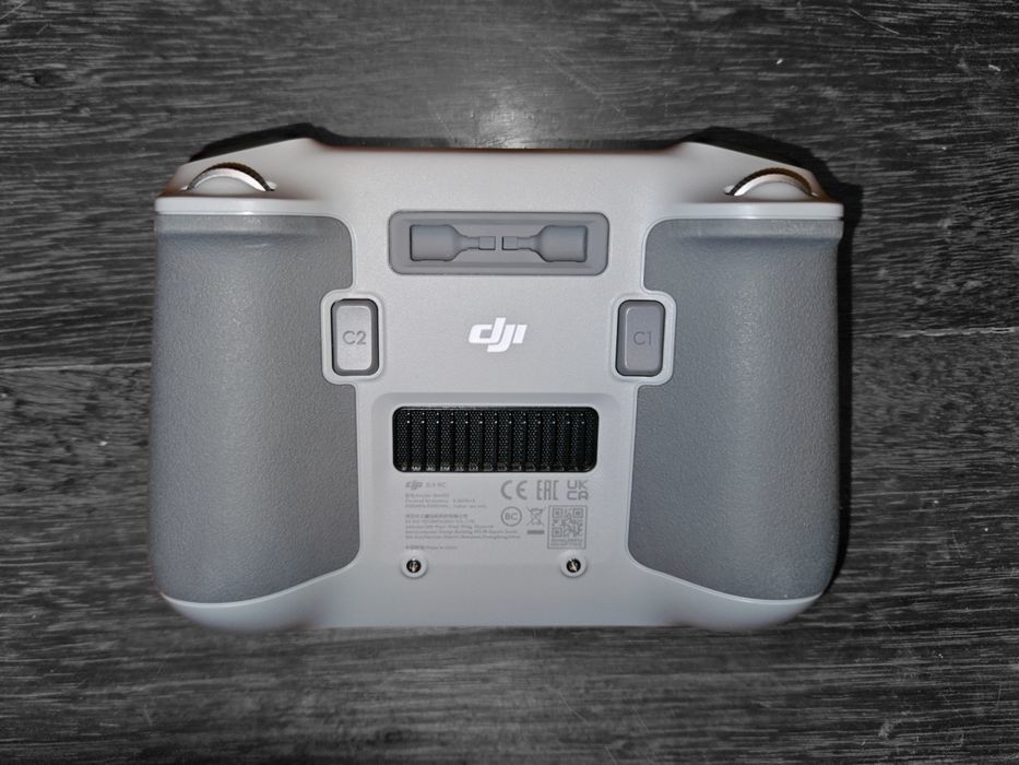 Drona DJI Mini 3 + RC ecran, ca nou, 1 lună vechime