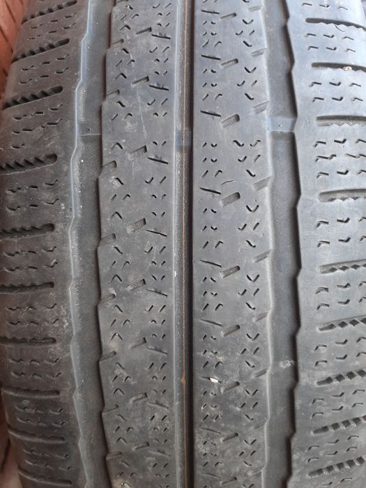 Продам шины 215/65/16С нексен