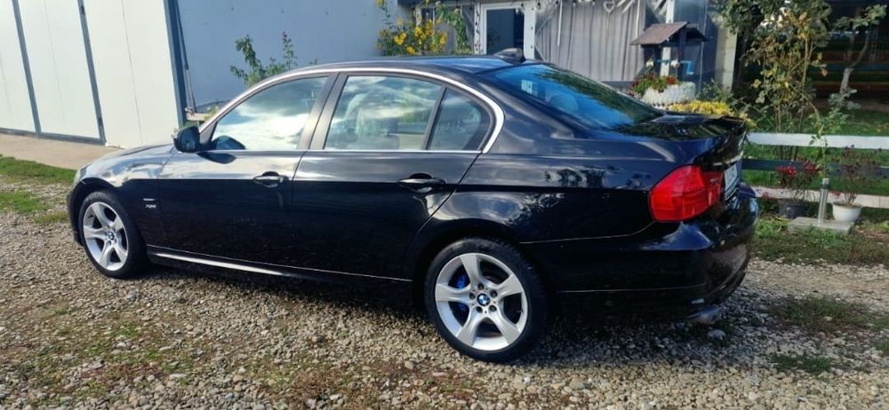BMW Seria 3 / E90 / 320 D / LCi / xDrive
-