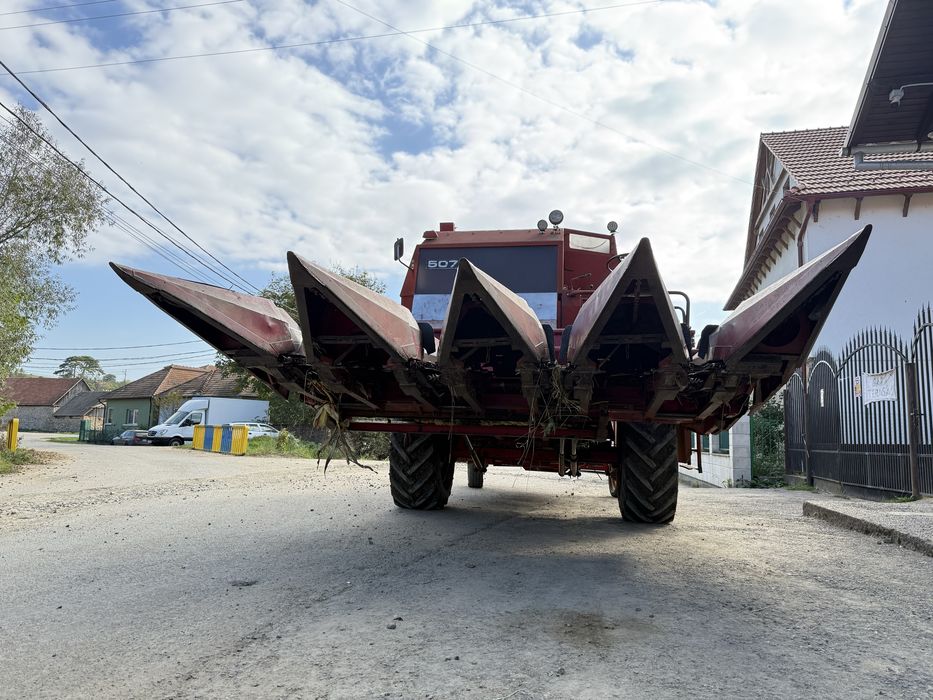 Vând  Heder/Masa de cules porumb Massey Ferguson de 4 rânduri