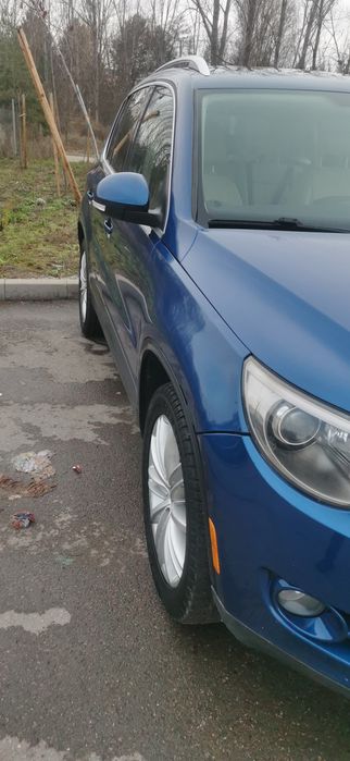 VW Tiguan 2.0T 4 motion