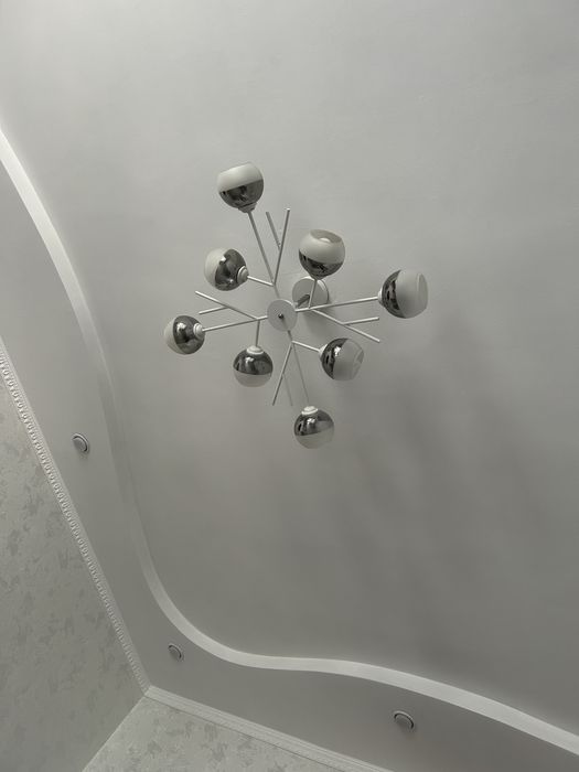 Продам люстру в отличном состоянии