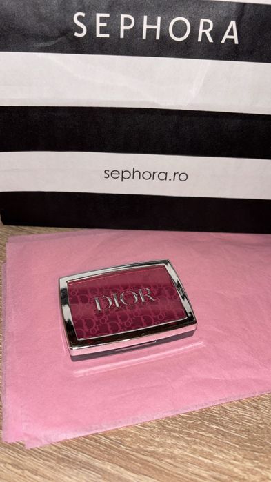 Dior rosy glow blush - 006 berry