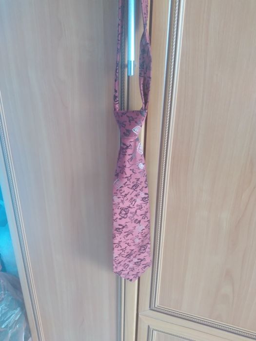 Галстуки  за  2000 тенге