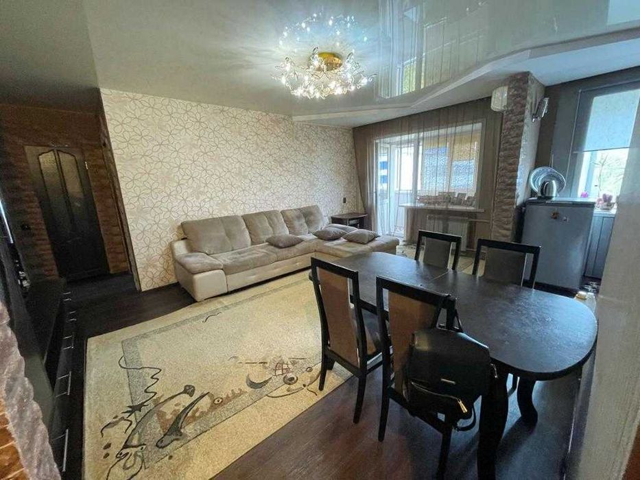 продается 3 комн квартира