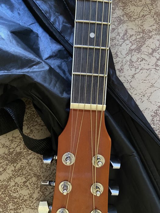 Продам гитару за 40000