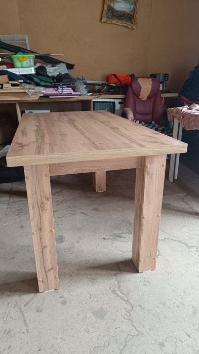 Продам кухонный стол