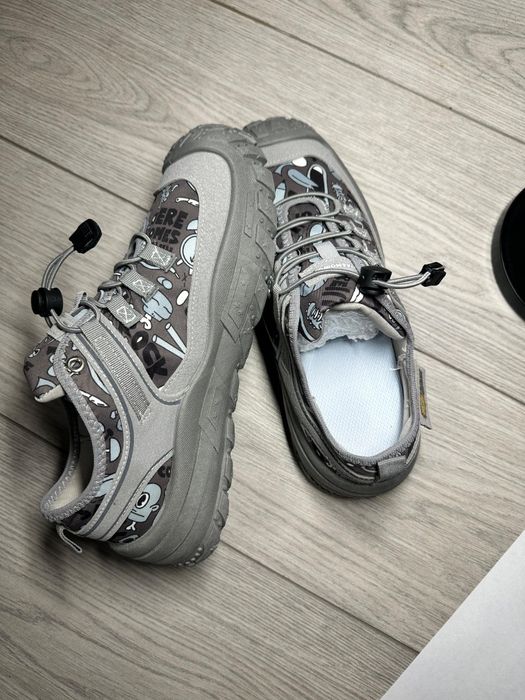 Продам новые кроссовки