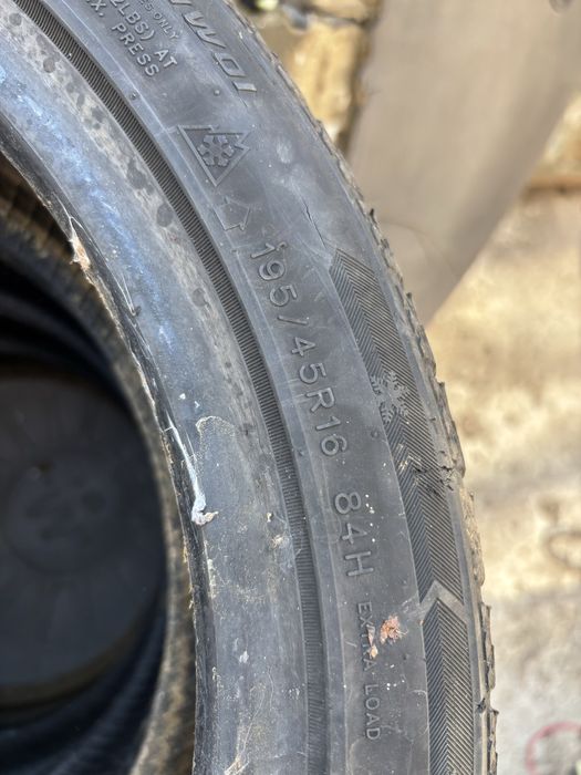 Продам комплект шин 195/45/16