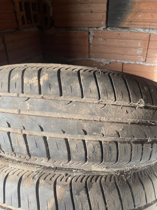 Предлагам гуми със джанти 14 и 15цола за пежо