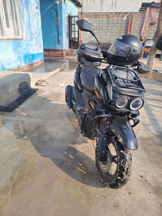 Скутер мопед бензин