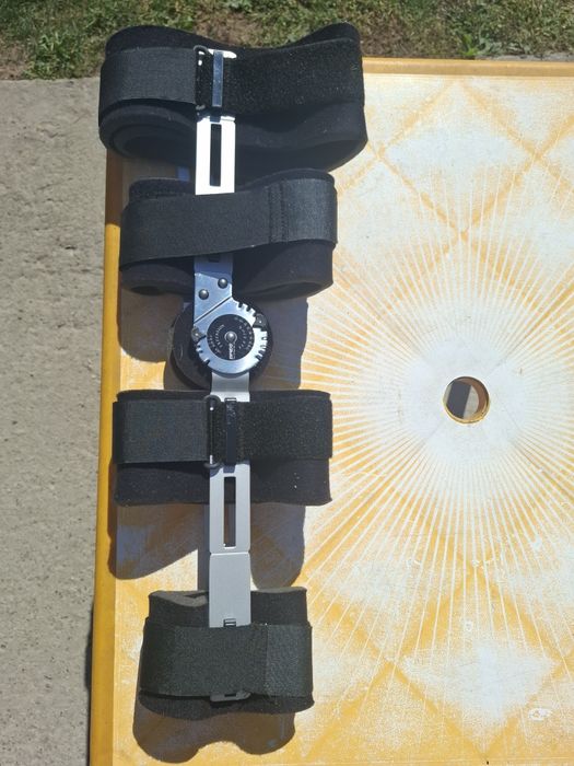 Orteza de genunchi reglabila Breg