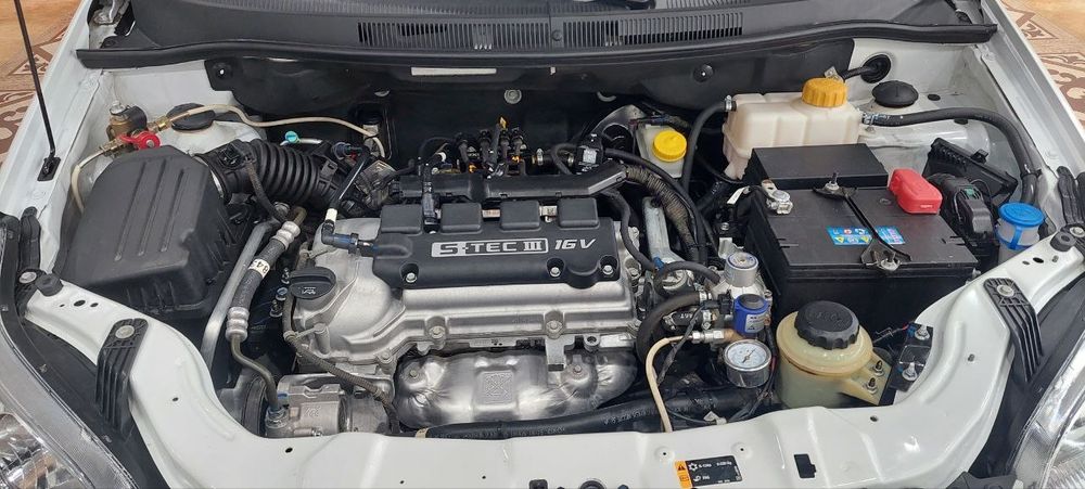 Нексия 3поз ат сотилади