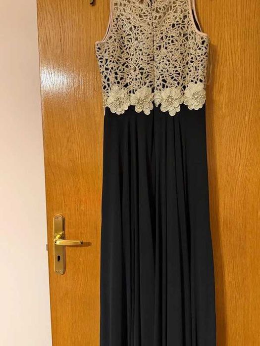 Rochie de seara cu dantela cusuta manual