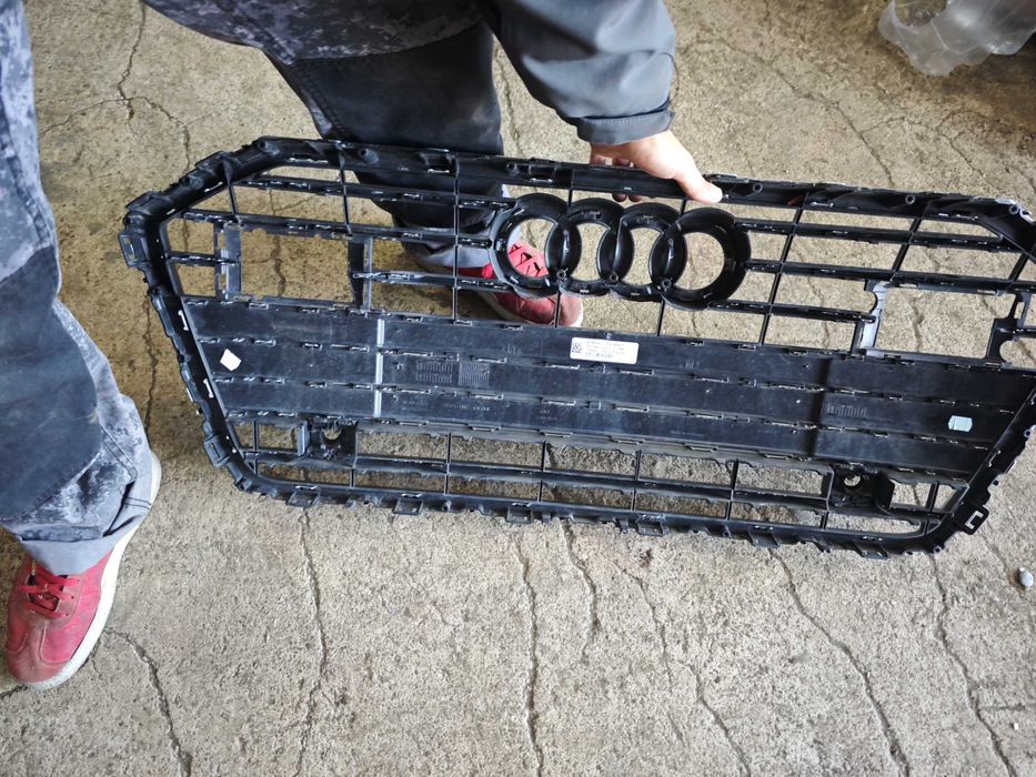 Решетка предна броня Audi A6 C8 4K 2020 Н100