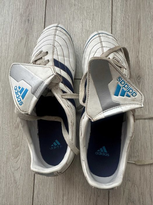 Adidas Puntero cu crampoane pentru teren iarba
