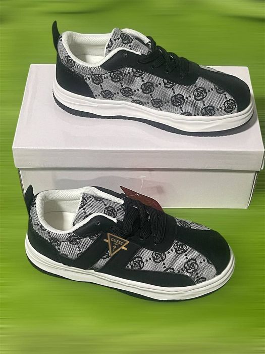 Adidași Unisex Copii!