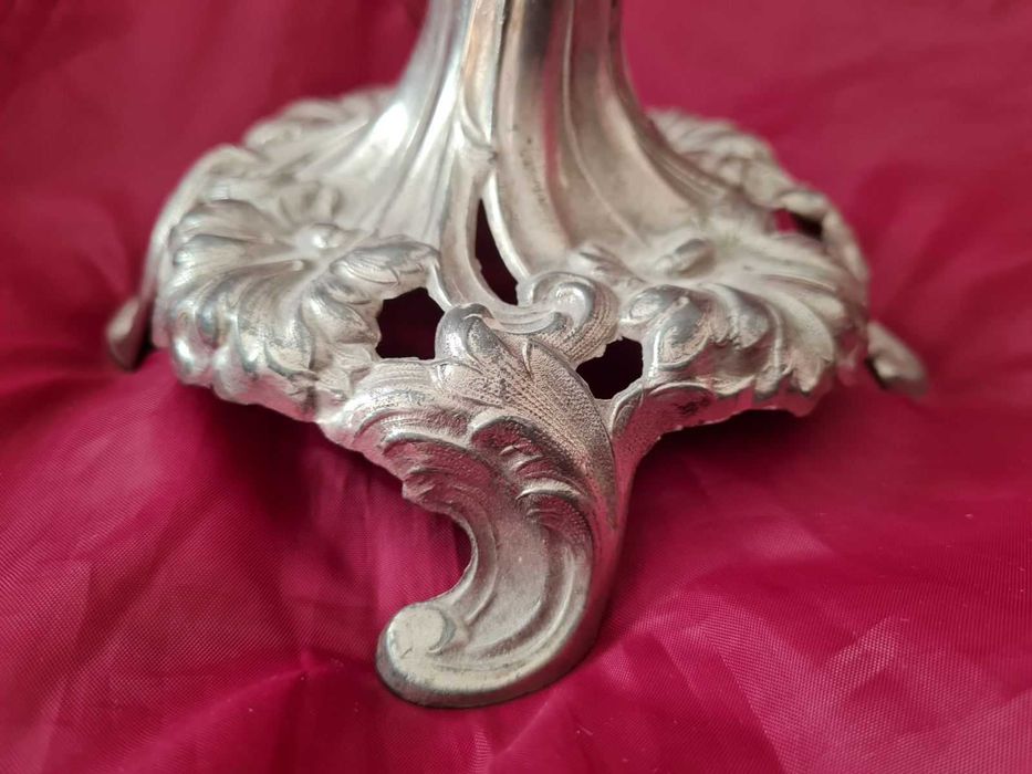 Продавам старинна жардиниера /фруктиера/