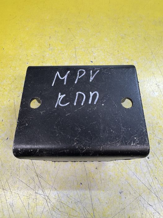 Подушка кпп MAZDA MPV
