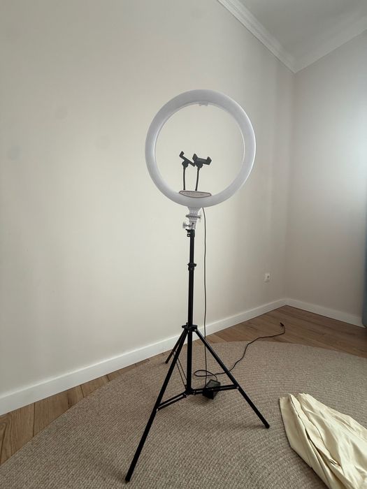 Продам кольцевую лампу