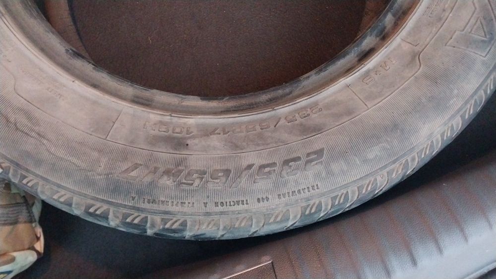 Срочно продаетса 2 штук шыны