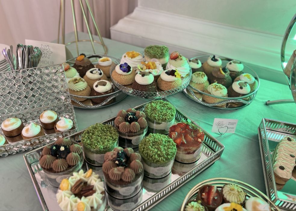 Set Candy Bar – platouri și suporturi pentru nunți și botezuri