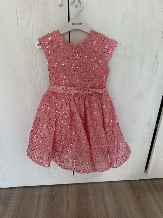 Платье на 5- 6 лет