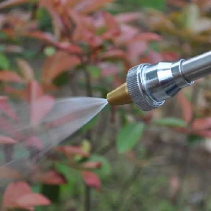 Преносима водоструйка за почистване на автомобили, градини и др. 12V