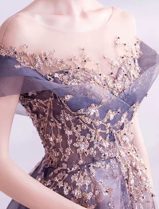 Лилава бална рокля