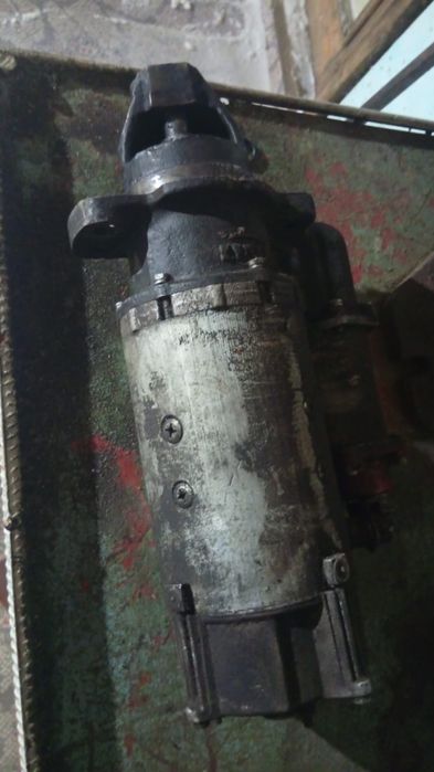 Продам стартер камаз простой