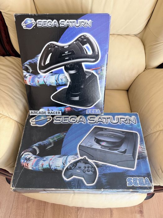 Sega Saturn MK1 в кутия + волан в кутия