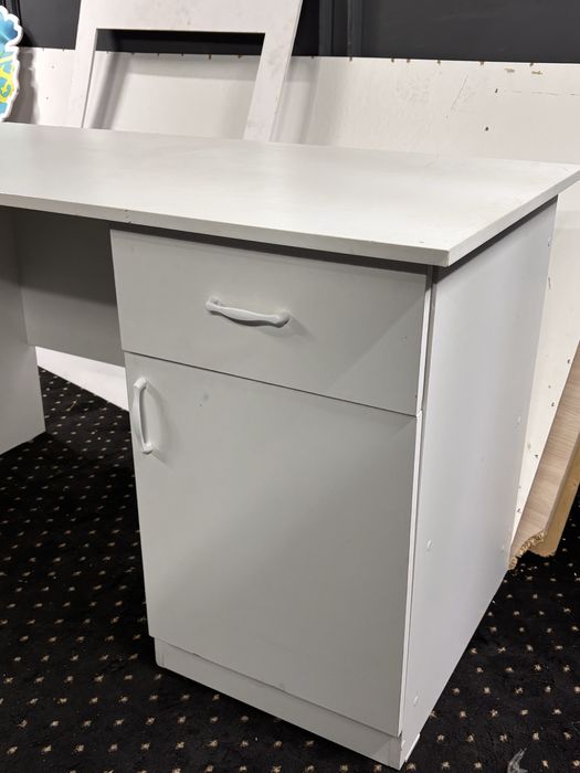 Продаются столы разные