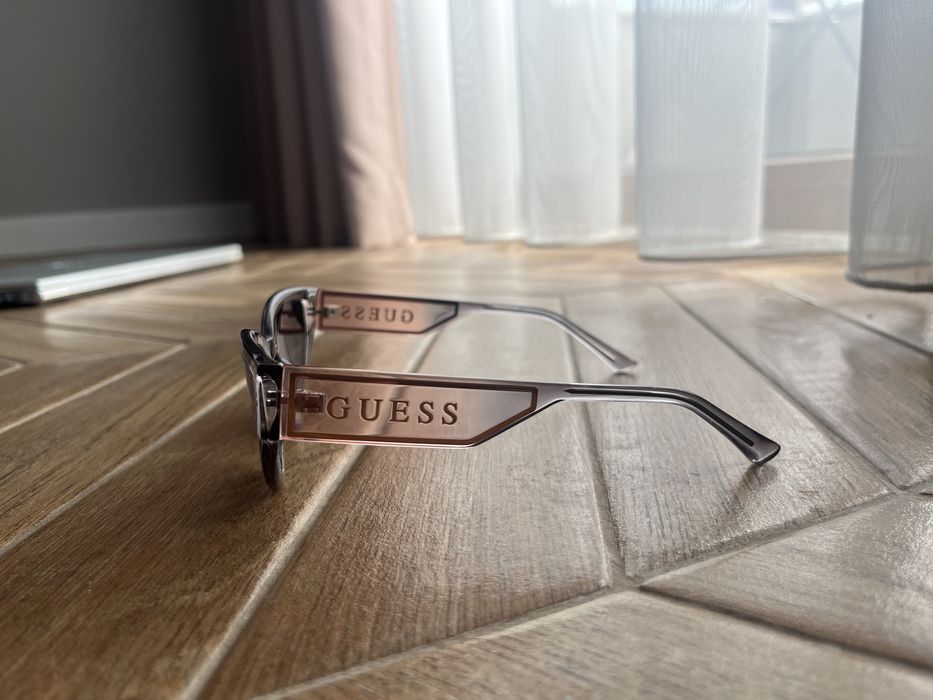 Слънчеви очила Guess