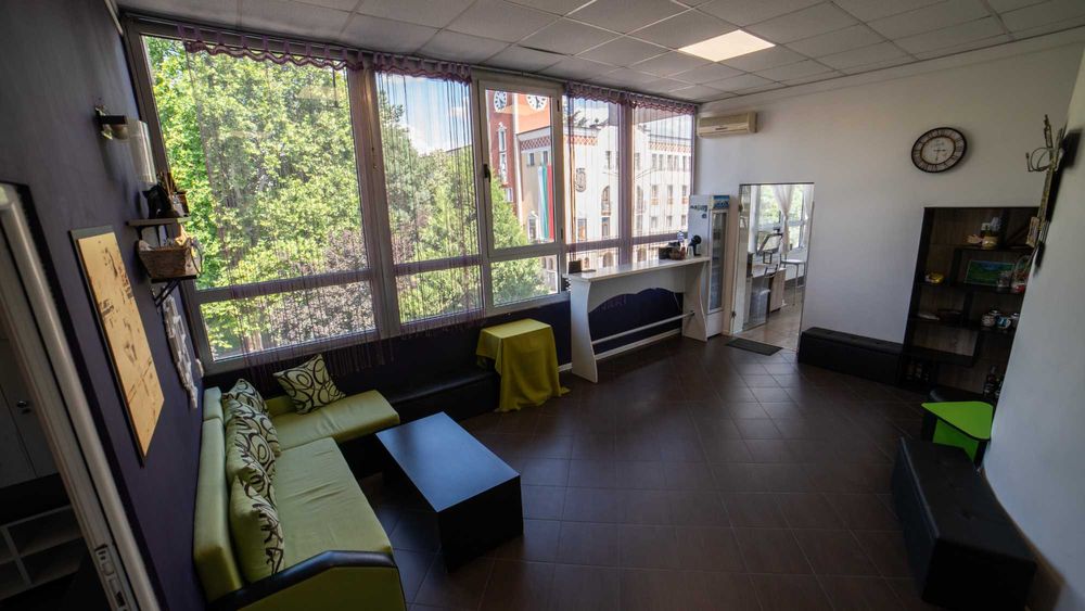 Дава се под наем Зала за събития в Хасково, Център -  кв.м за 20.4 € - Снимка #4