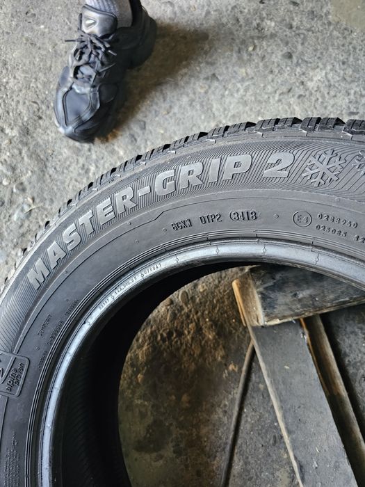 4 anvelope iarna 205 60 16 Semperit