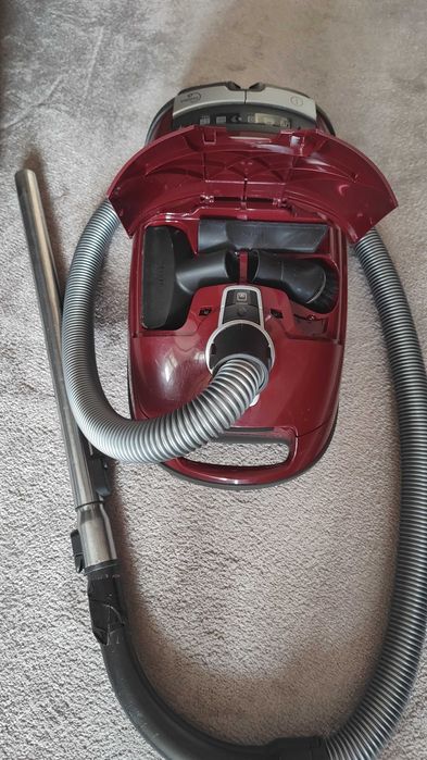 Прахосмукачка Miele C3 Cat & Dog